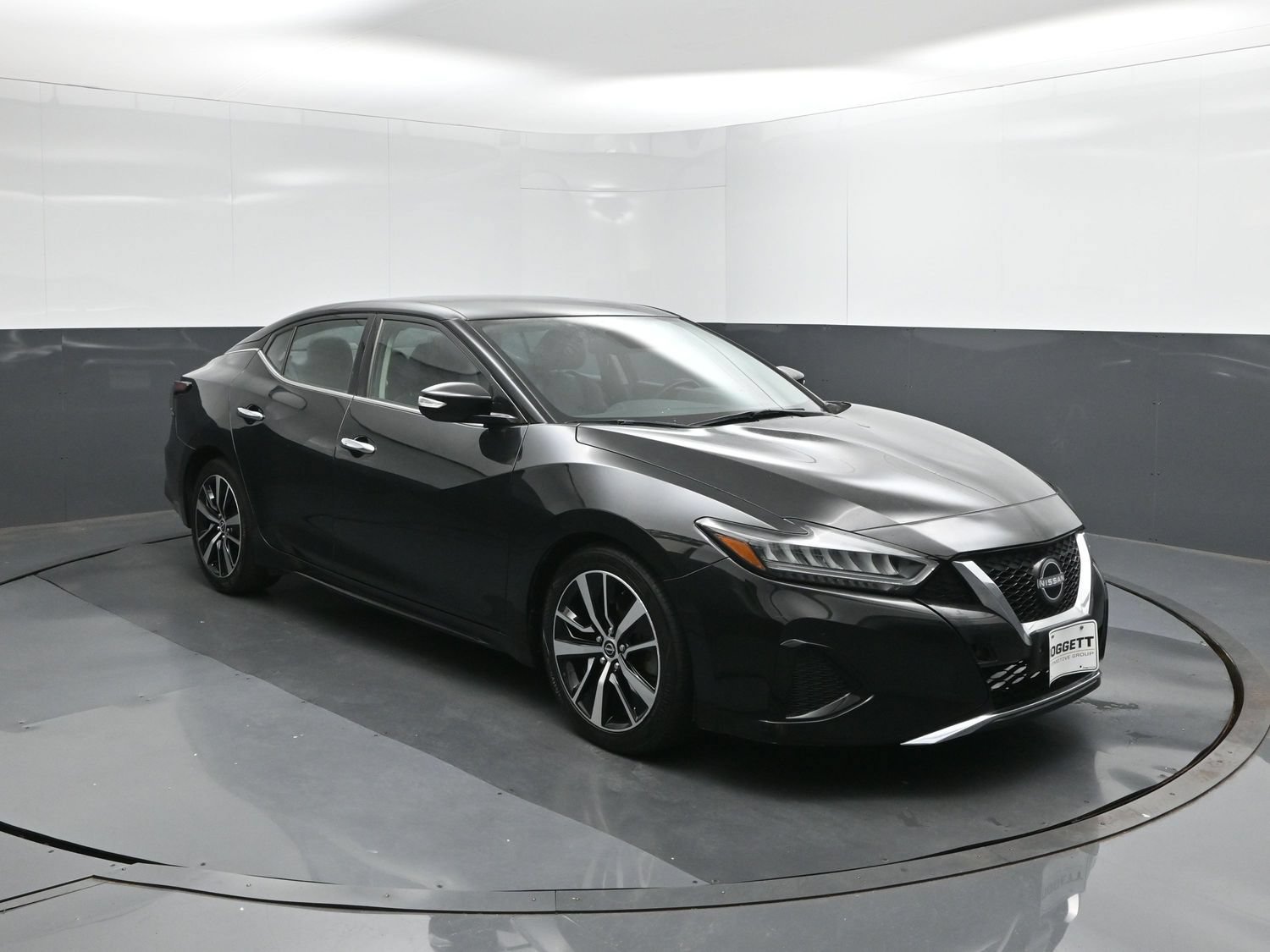Used 2023 Nissan Maxima SV w/ Floor Mat Group FWD image 26