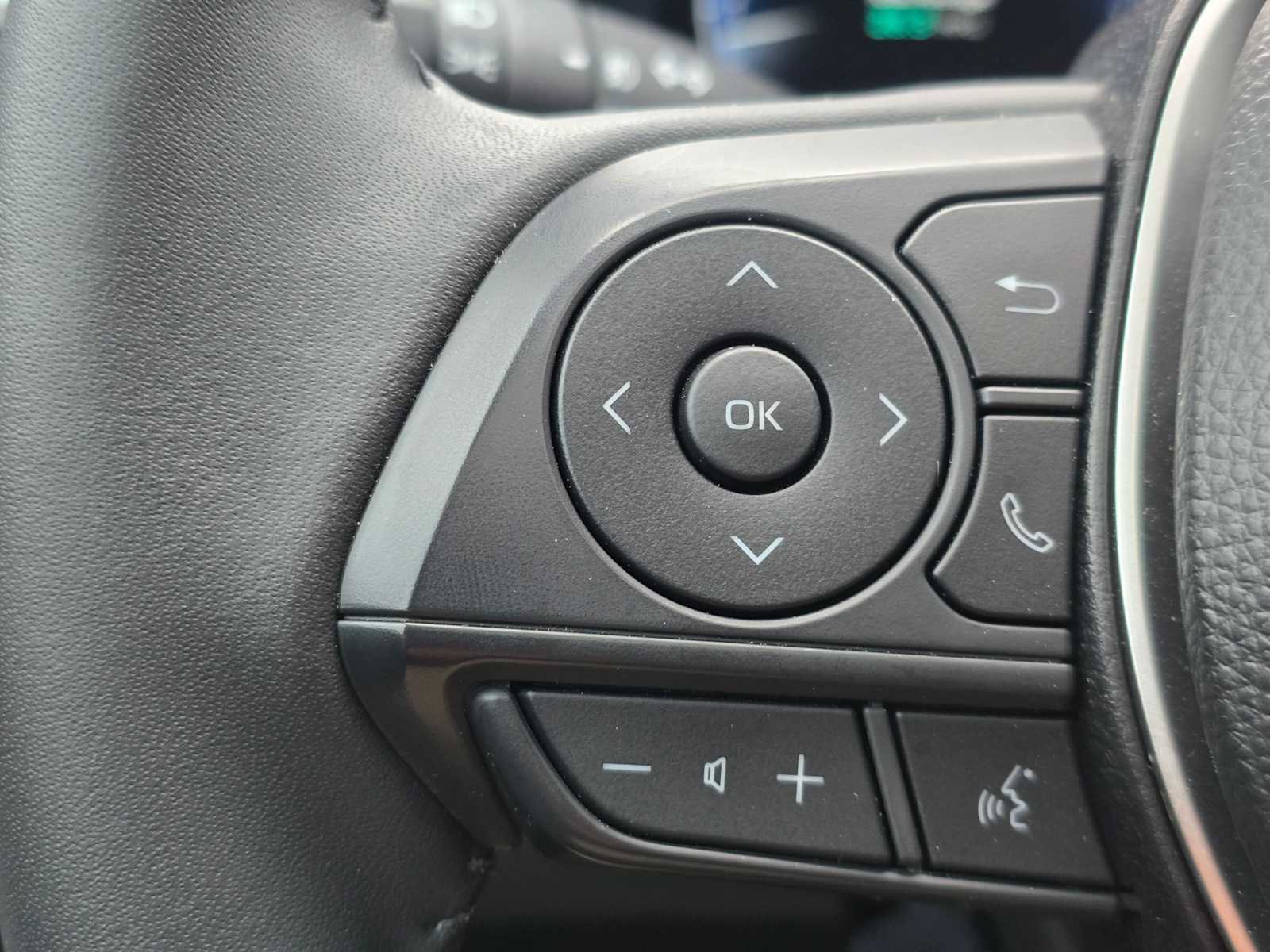 Certified 2026 Toyota Corolla Cross XLE w/ Convenience Package image 31