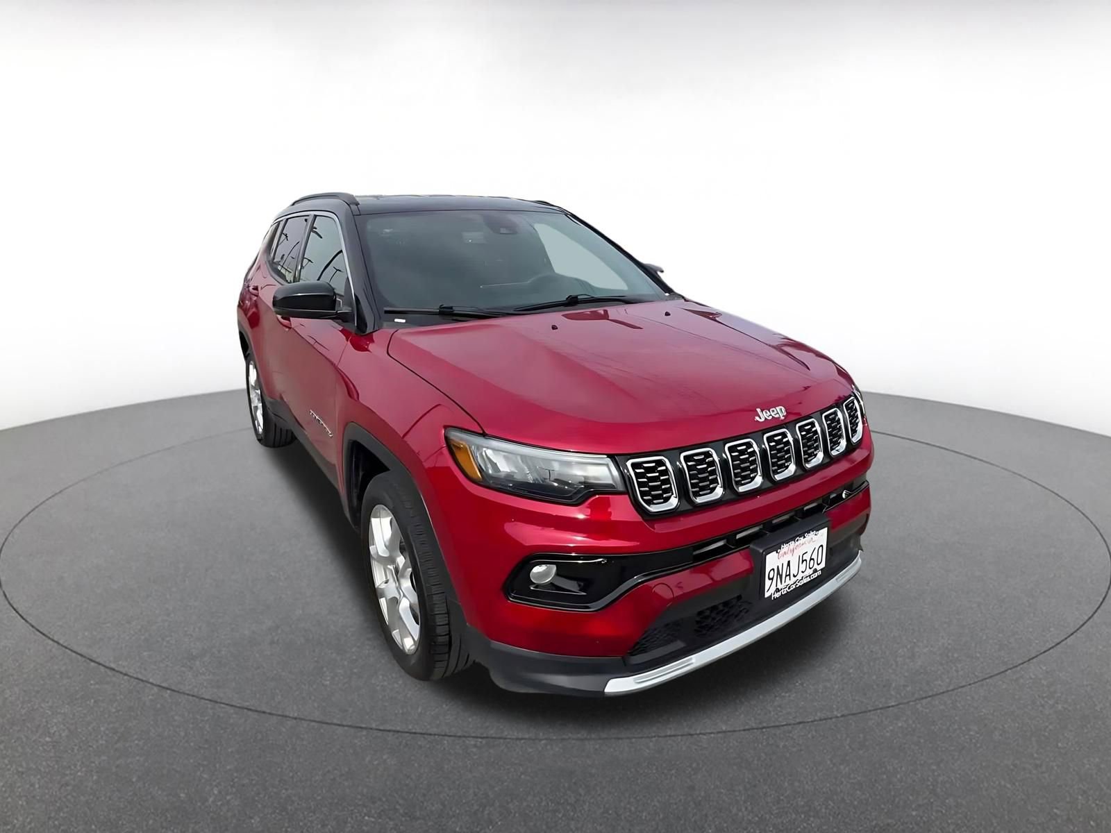 Used 2025 Jeep Compass Limited AWD/4WD image 3