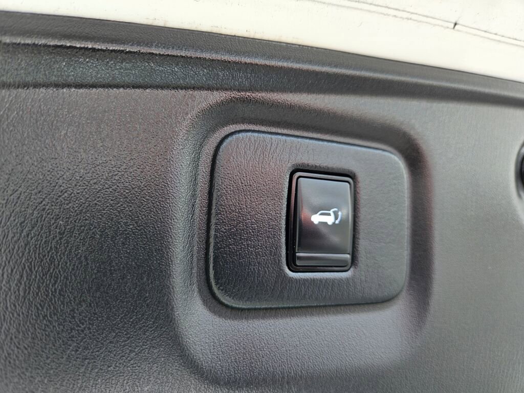 Used 2020 Nissan Pathfinder SL image 19