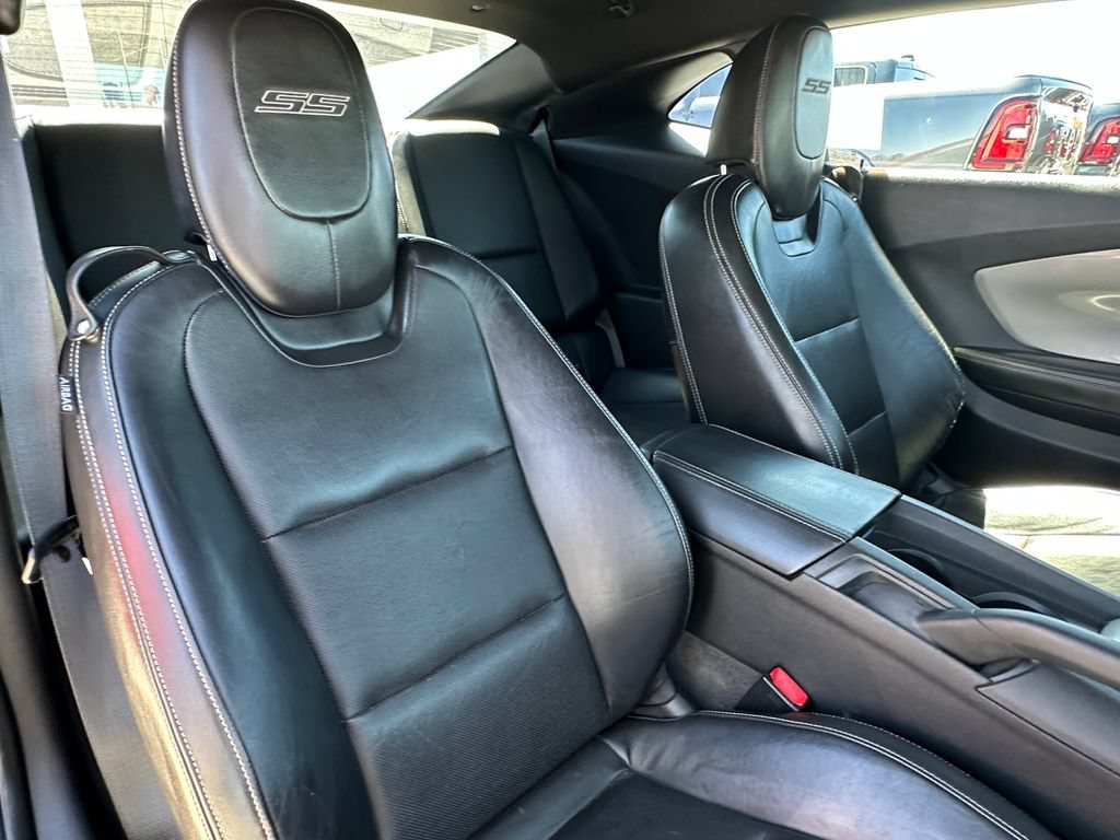 Used 2010 Chevrolet Camaro SS RWD image 31