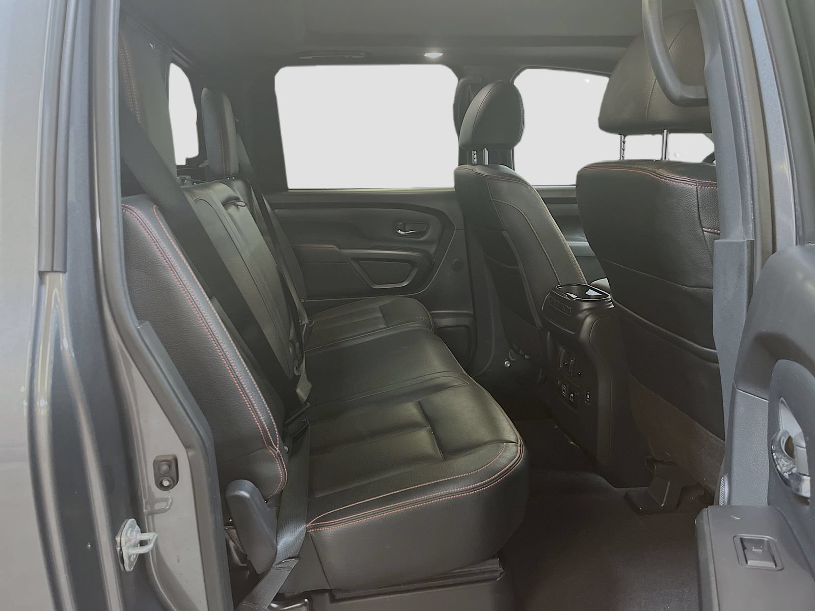 Used 2022 Nissan Titan PRO-4X w/ Pro-4x Convenience Package AWD/4WD image 29