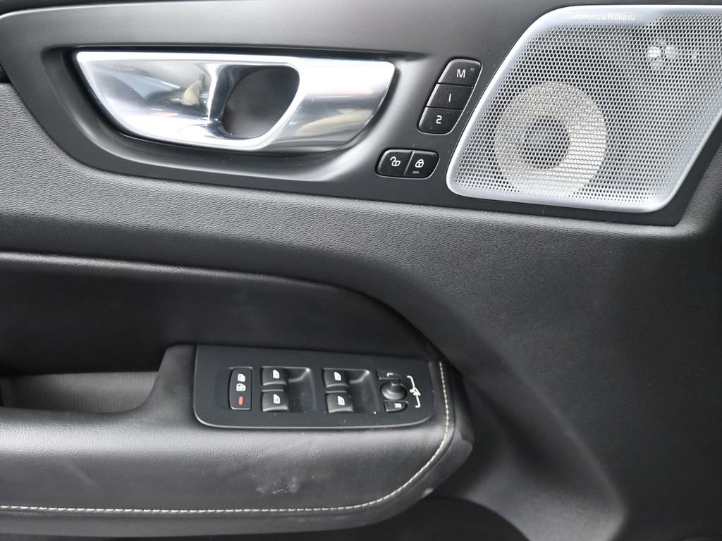 Used 2022 Volvo XC60 B6 Inscription w/ Advanced Package image 12