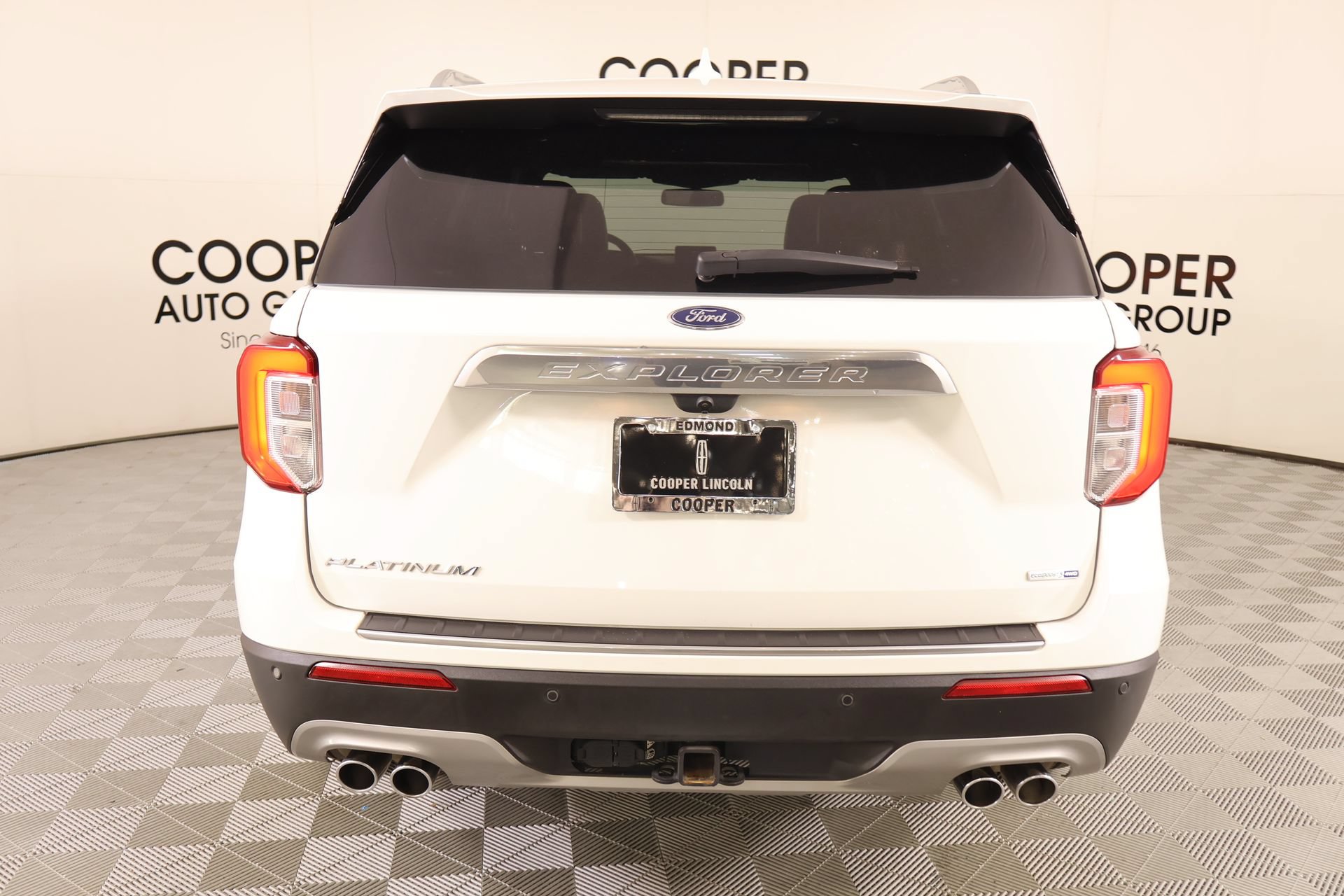 Used 2020 Ford Explorer Platinum w/ Premium Technology Package AWD/4WD image 25