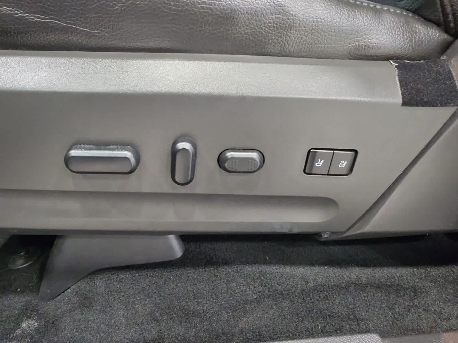 Used 2013 Ford Expedition Limited AWD/4WD image 21