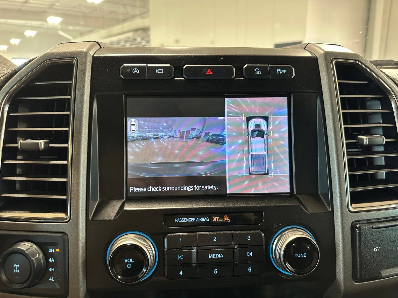Used 2019 Ford F150 Raptor w/ Equipment Group 802A Luxury AWD/4WD image 32