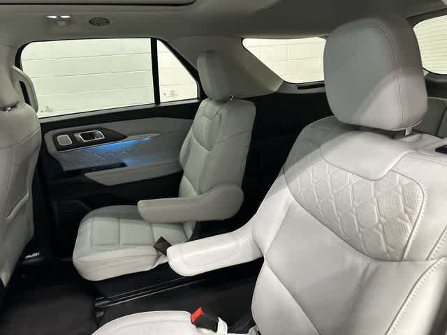 Used 2025 Ford Explorer Platinum w/ Ultimate Package AWD/4WD image 14