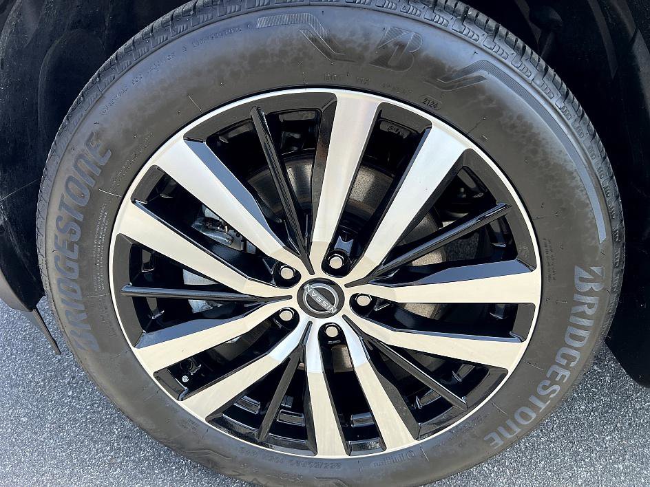 Certified 2024 Nissan Pathfinder Platinum w/ Cargo Package image 9