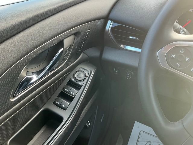 Used 2023 Chevrolet Traverse Premier w/ Redline Edition image 27