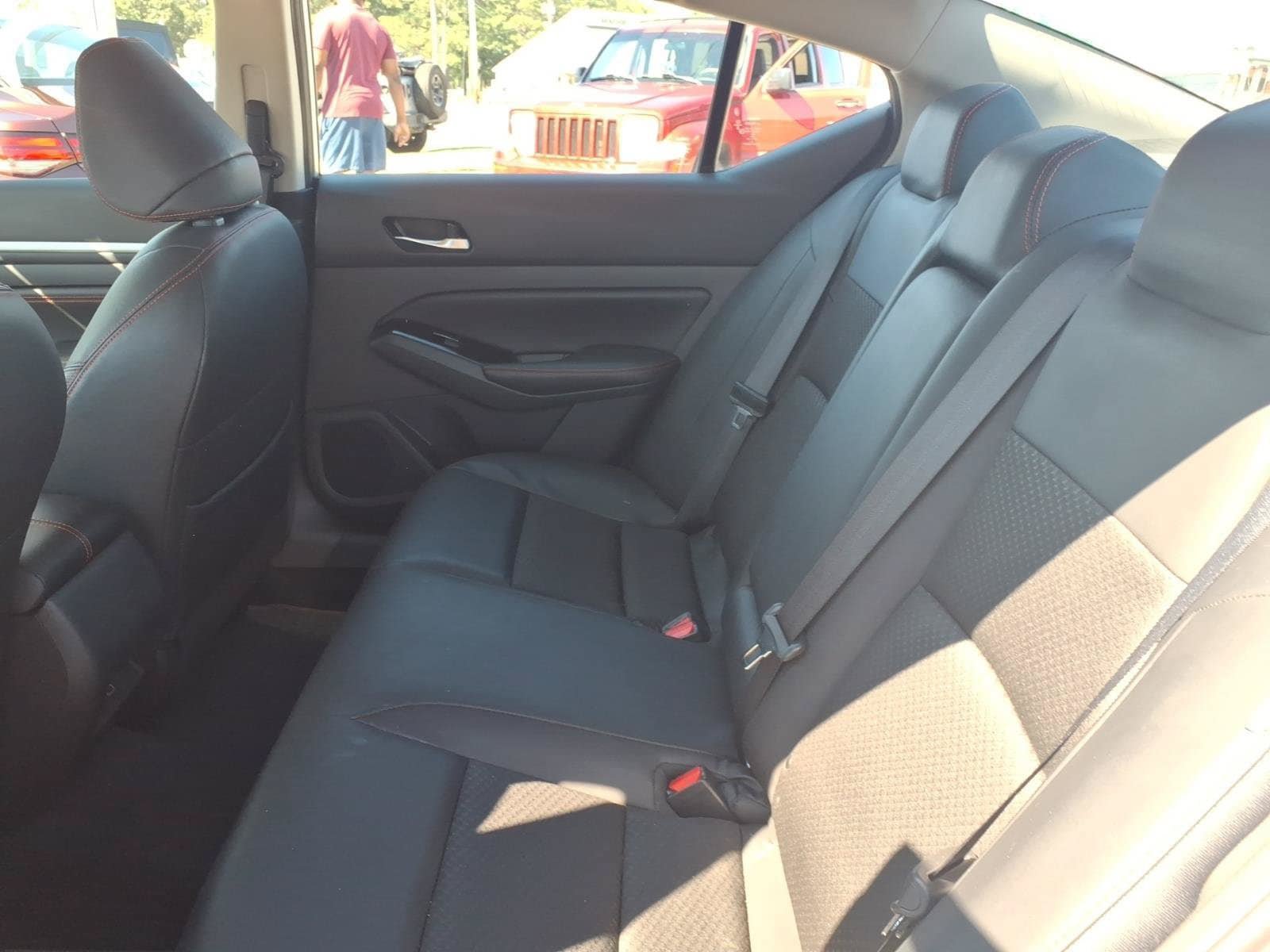 Used 2023 Nissan Altima 2.5 SR FWD image 9