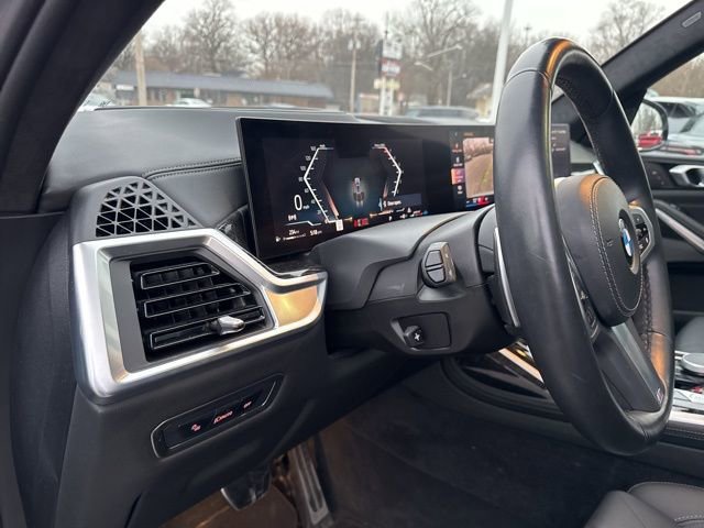 Used 2024 BMW X7 xDrive40i w/ M Sport Package image 18
