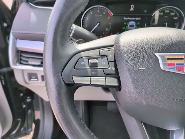 Certified 2022 Cadillac XT4 Luxury w/ Cold Weather Package FWD image 18