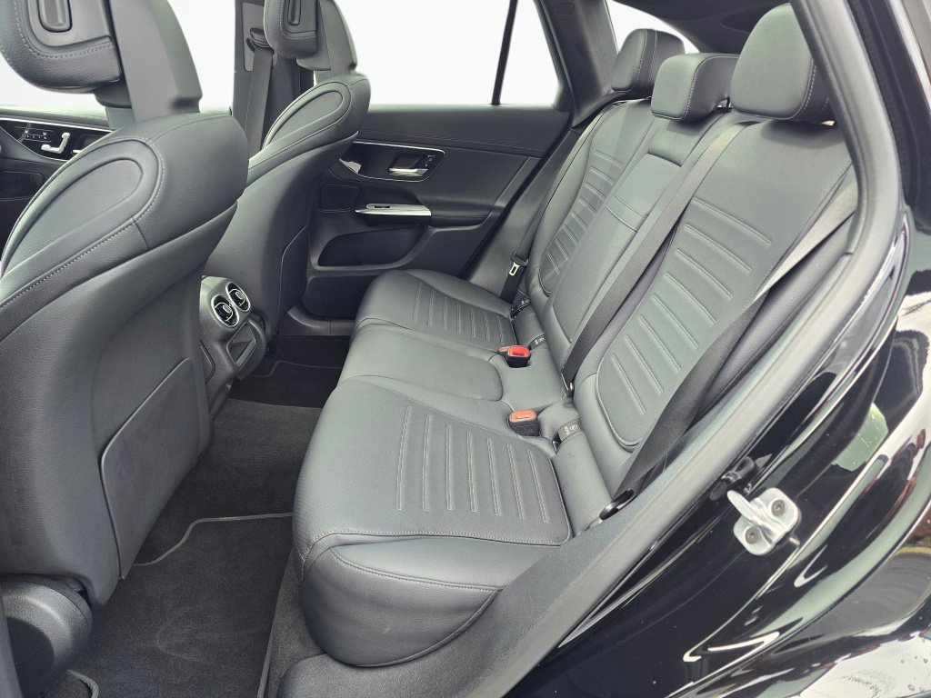 Used 2026 Mercedes-Benz GLC 300 4MATIC image 19