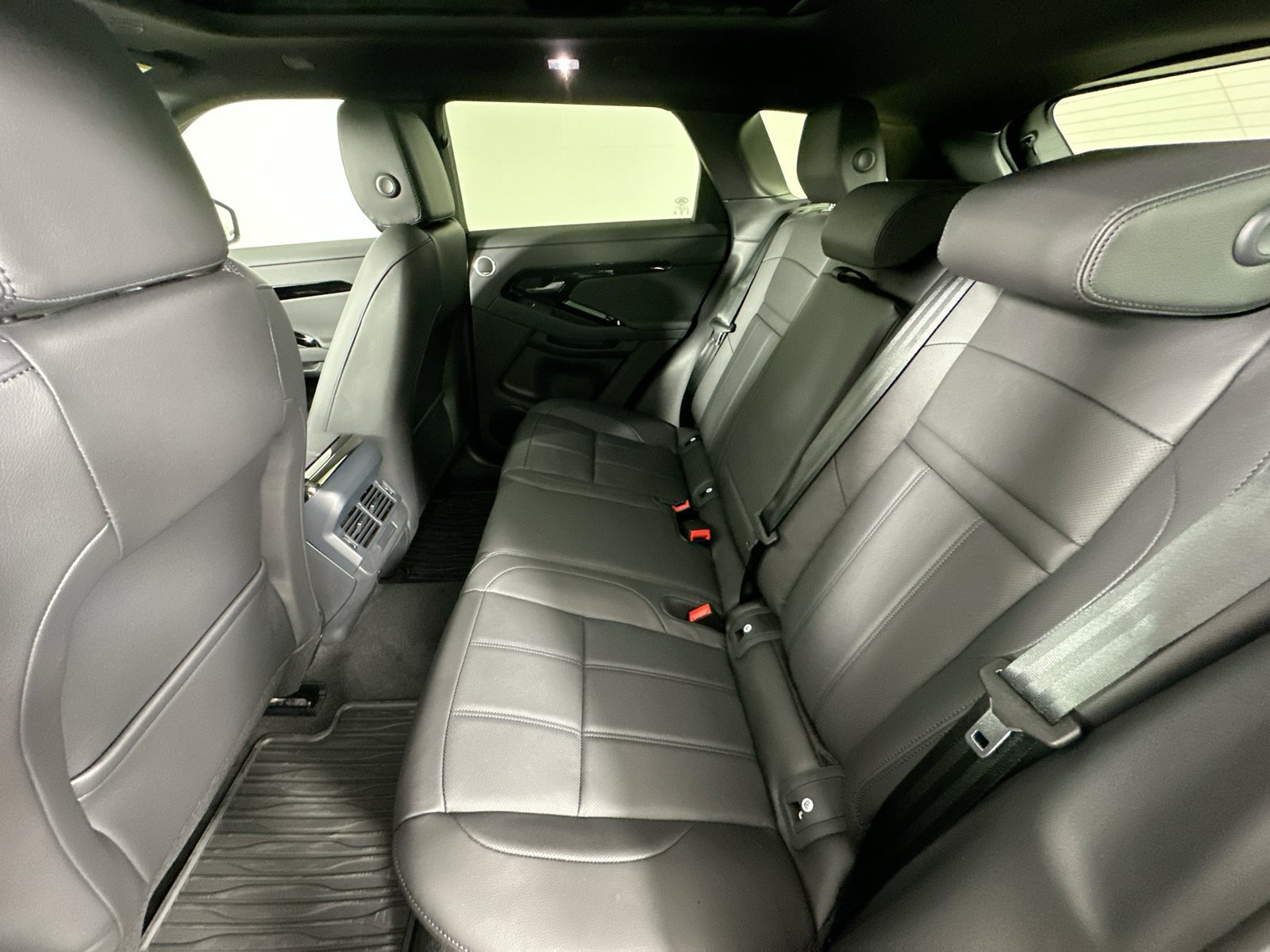 New 2026 Land Rover Range Rover Evoque S AWD/4WD image 38