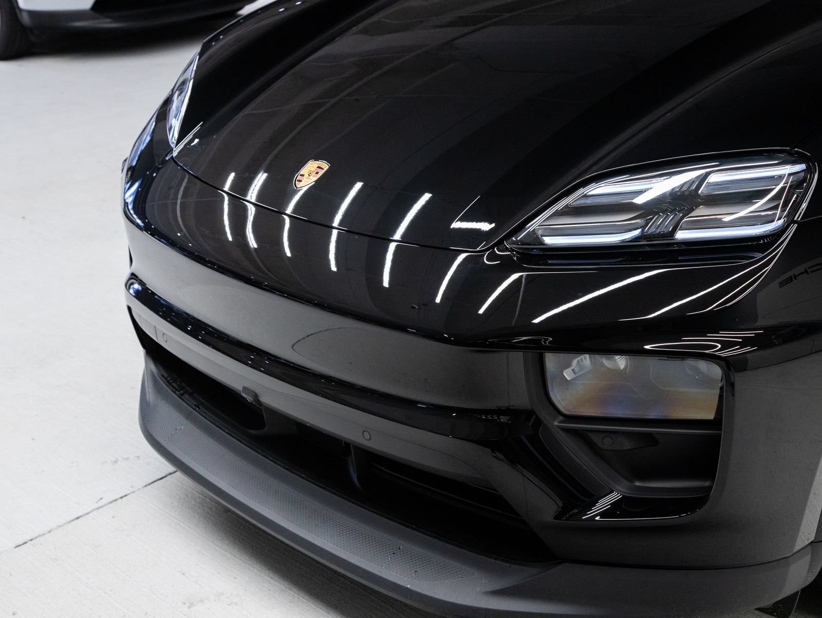 Used 2026 Porsche Macan 4 Electric AWD/4WD image 31