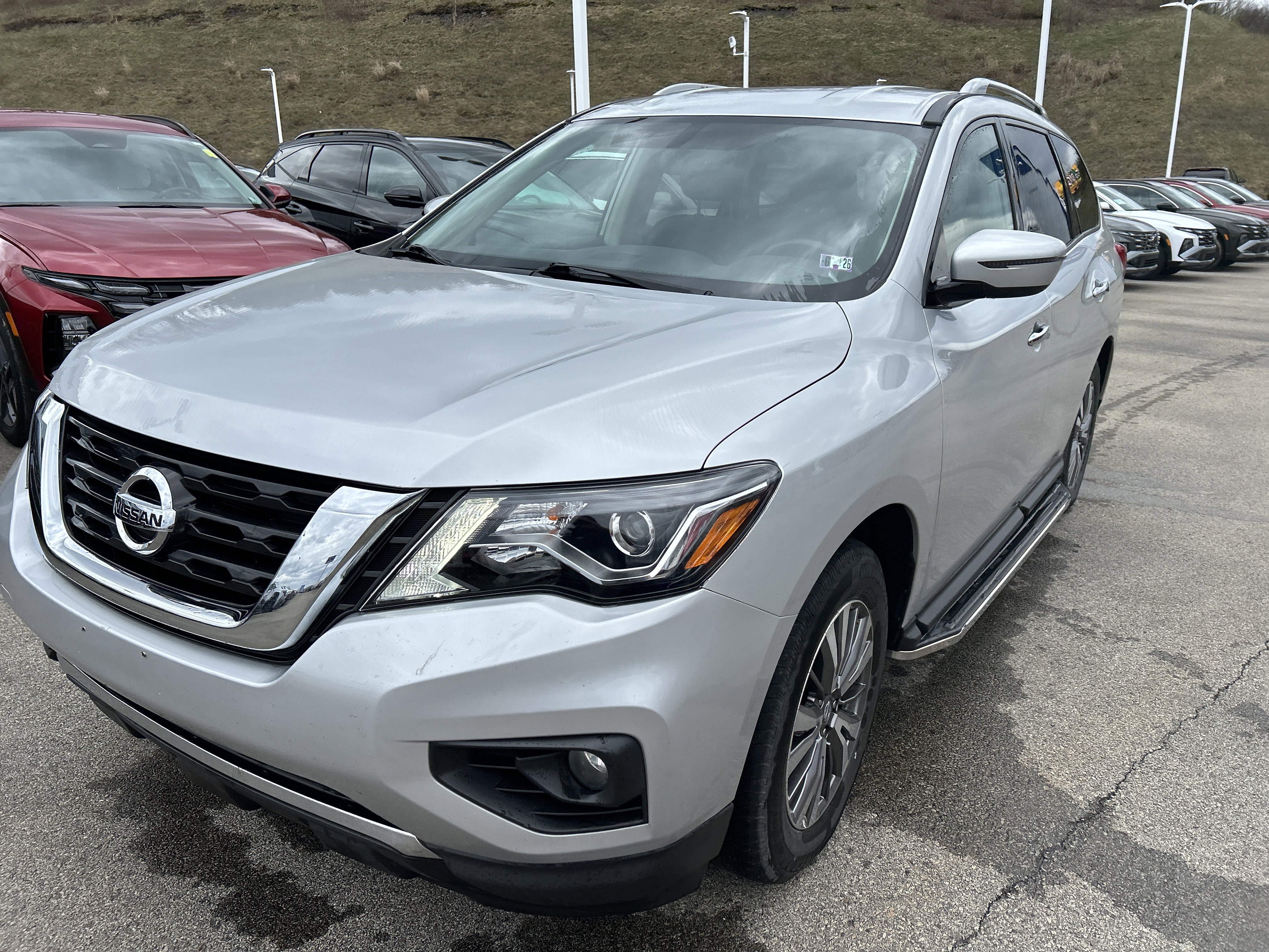 Used 2020 Nissan Pathfinder SV image 28