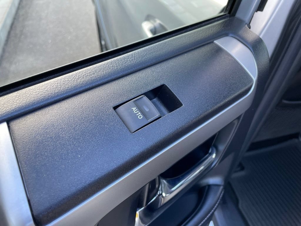 Used 2018 Toyota 4Runner SR5 Premium AWD/4WD image 16