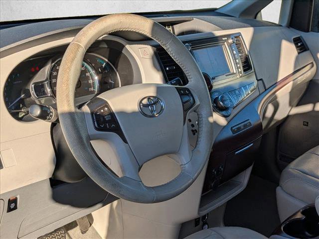 Used 2011 Toyota Sienna XLE image 17