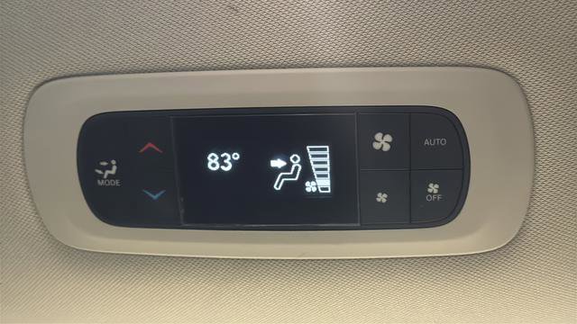 Used 2022 Chrysler Pacifica Touring-L FWD image 34
