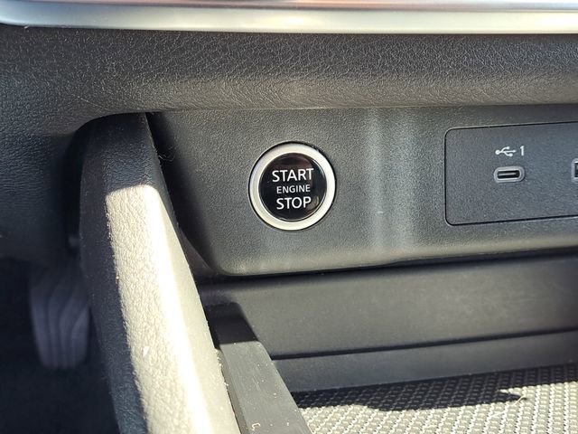 Used 2023 Nissan Rogue SV image 12