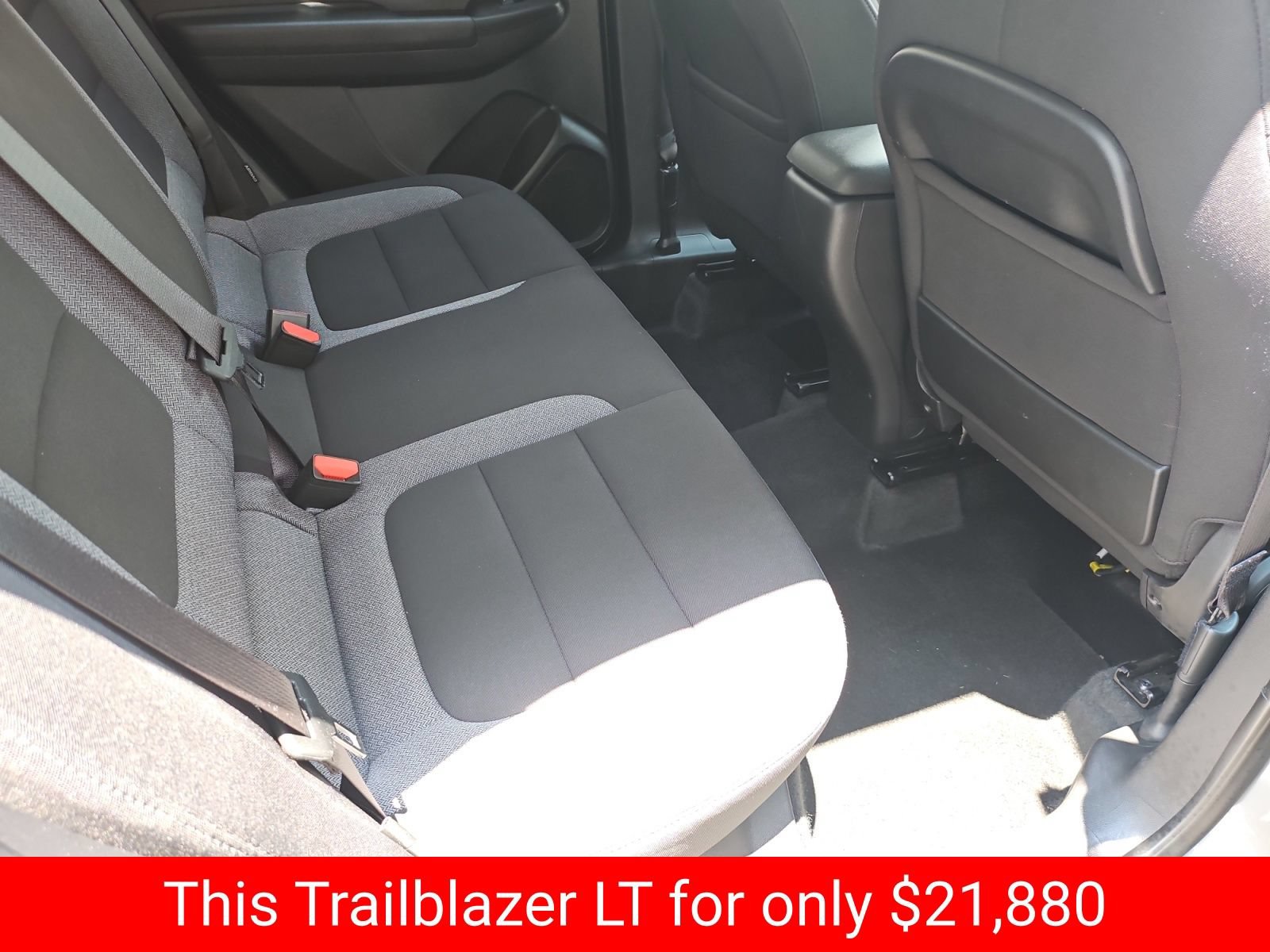 Used 2025 Chevrolet TrailBlazer LT AWD/4WD image 32