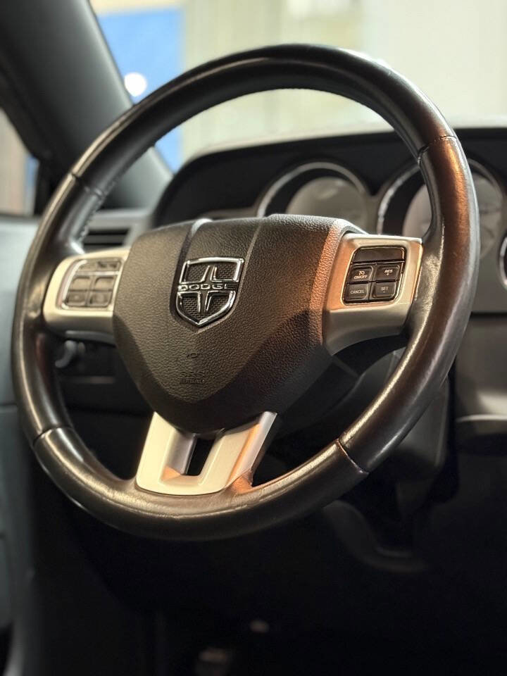 Used 2013 Dodge Challenger SXT image 15
