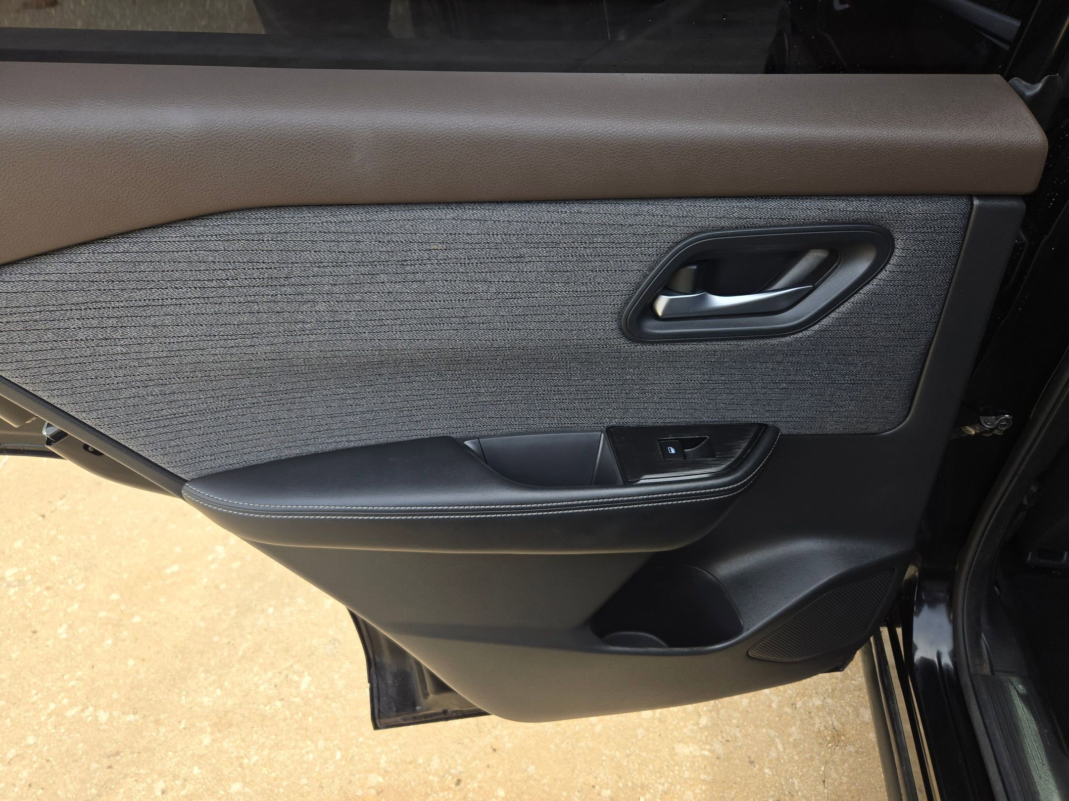 Used 2022 Nissan Rogue SV image 14