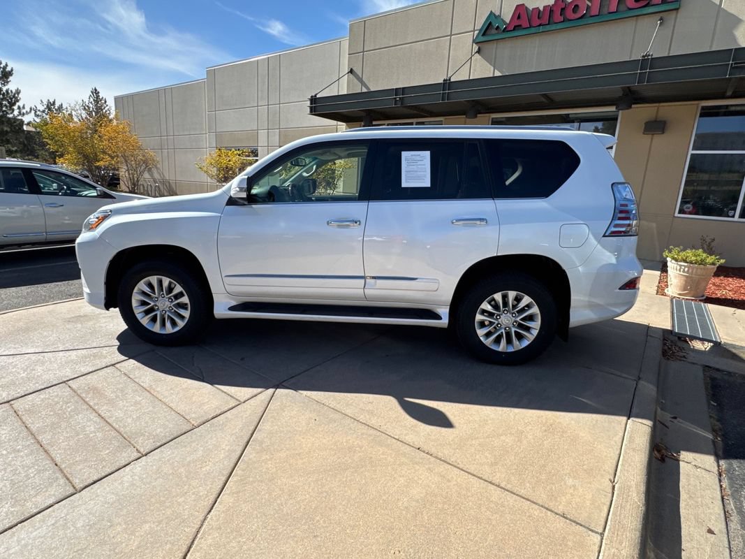Used 2018 Lexus GX 460 Premium w/ Premium Package AWD/4WD image 10