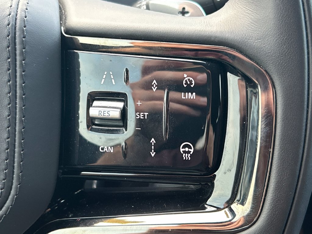 Used 2026 Land Rover Range Rover Velar S AWD/4WD image 39
