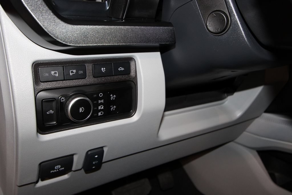 Used 2024 Ford F250 Limited AWD/4WD image 11