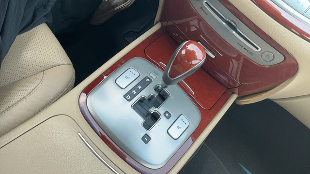 Used 2013 Hyundai Genesis 3.8 RWD image 18