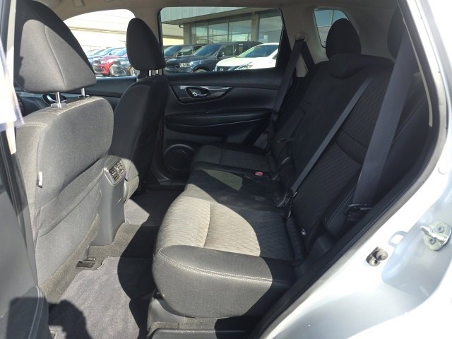 Used 2019 Nissan Rogue SV image 34