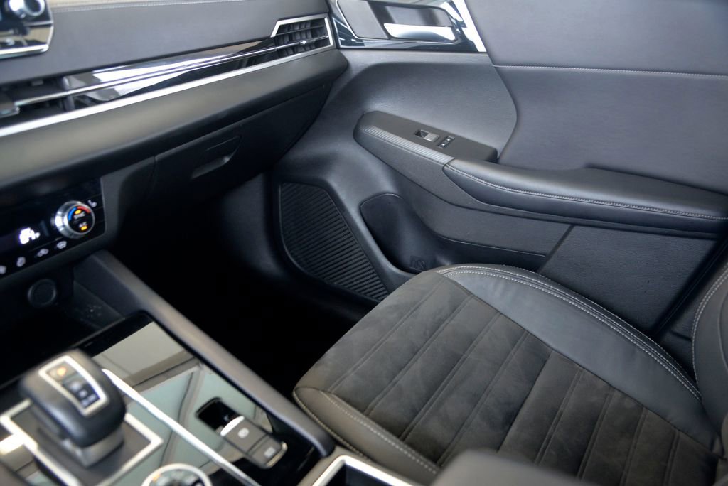 Used 2023 Mitsubishi Outlander SE Black Edition image 27