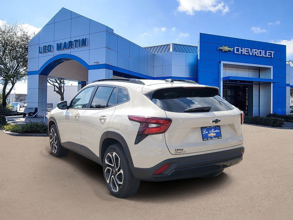 New 2026 Chevrolet Trax RS w/ Sunroof Package FWD image 4
