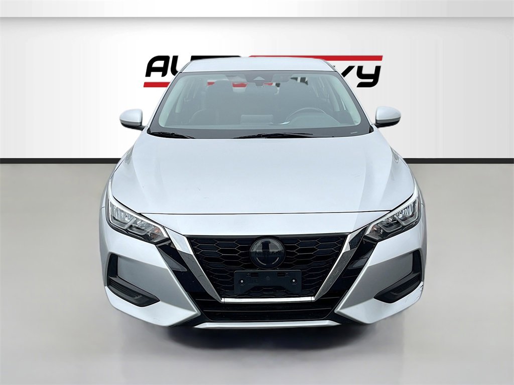 Used 2022 Nissan Sentra SV image 2