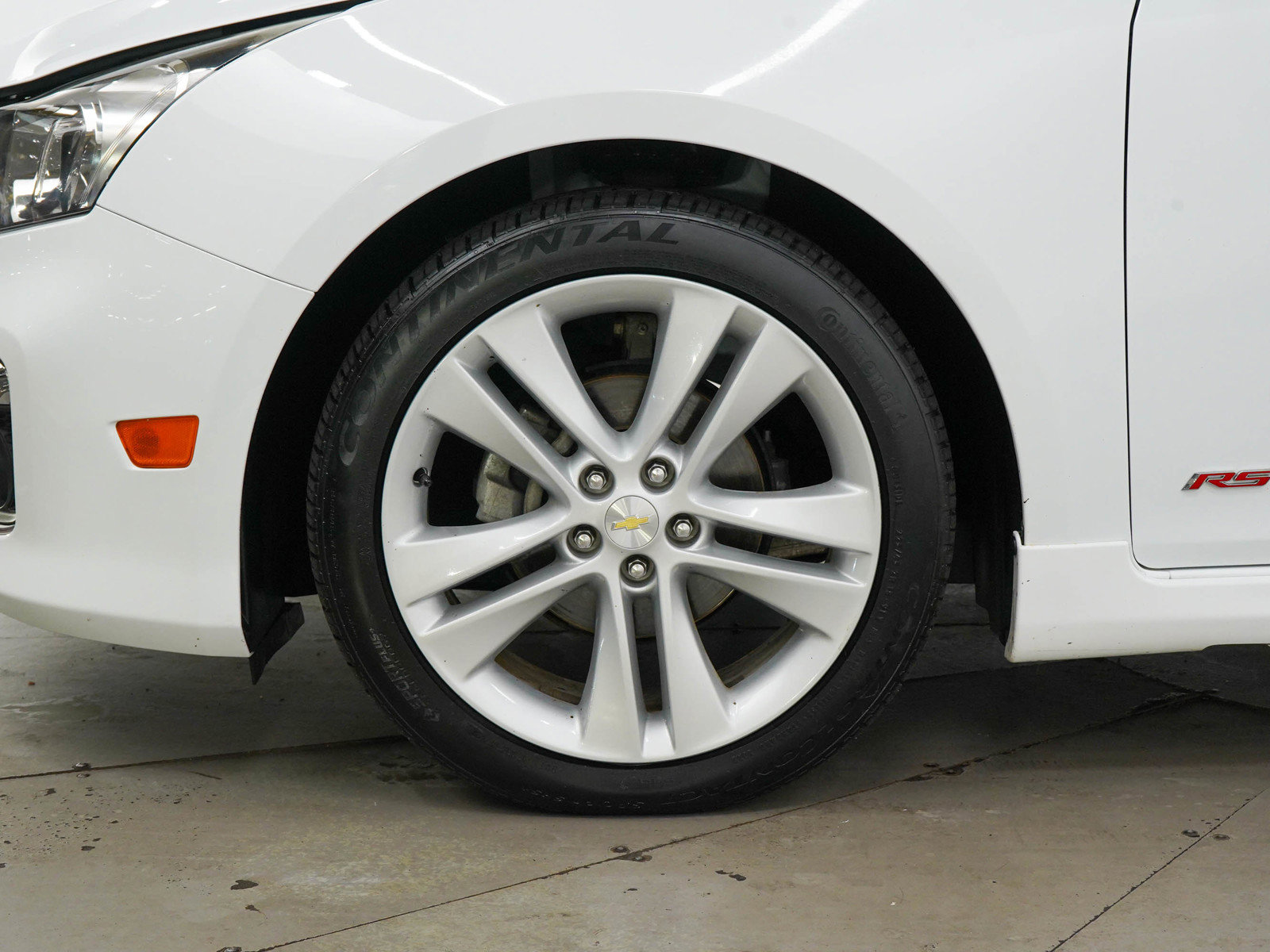 Used 2015 Chevrolet Cruze LTZ w/ Sun, Sound and Sport Package FWD image 27
