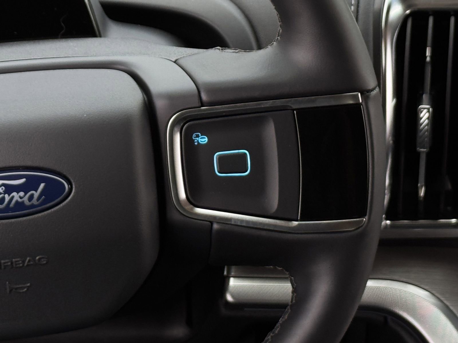 New 2026 Ford Expedition Platinum image 15