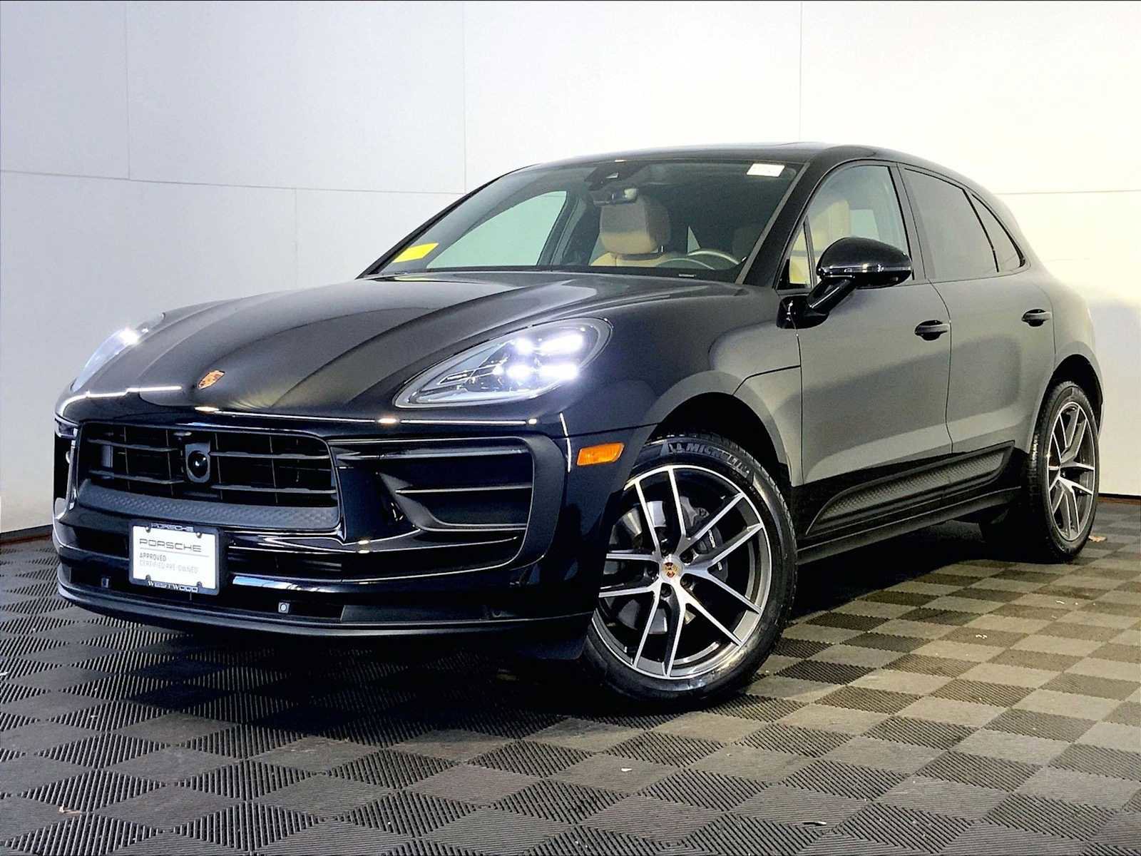 Certified 2025 Porsche Macan image 1