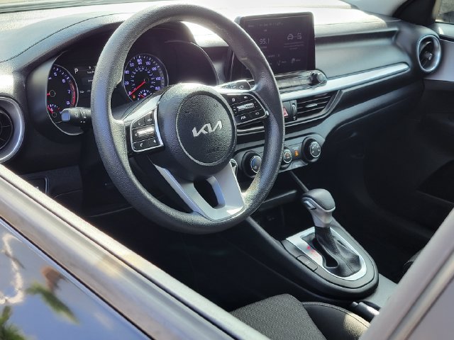 Used 2023 Kia Forte LXS w/ LXS Technology Package FWD image 5