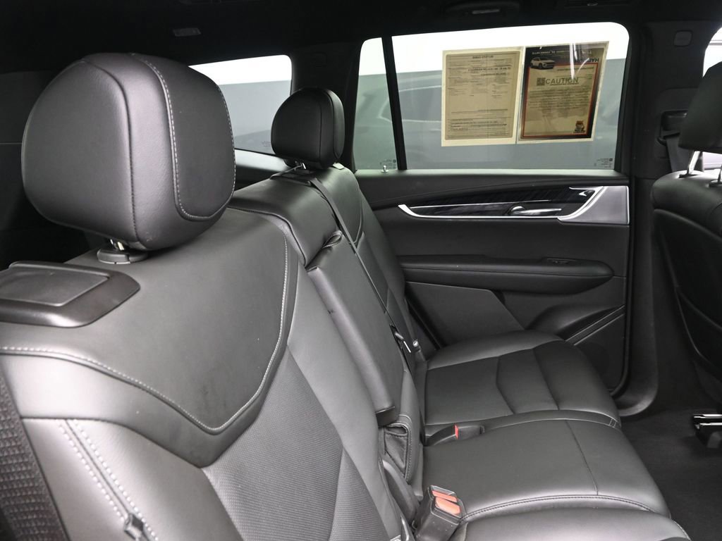Used 2023 Cadillac XT6 Premium Luxury image 14