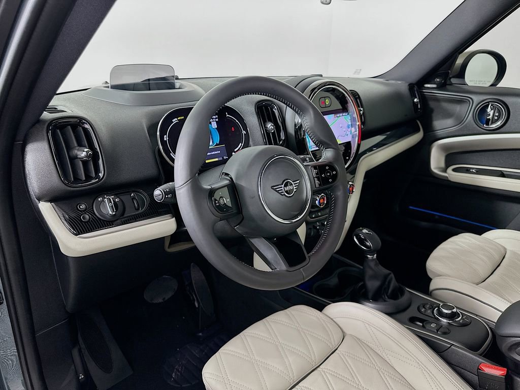 Used 2023 MINI Cooper Countryman SE w/ Storage Package image 9