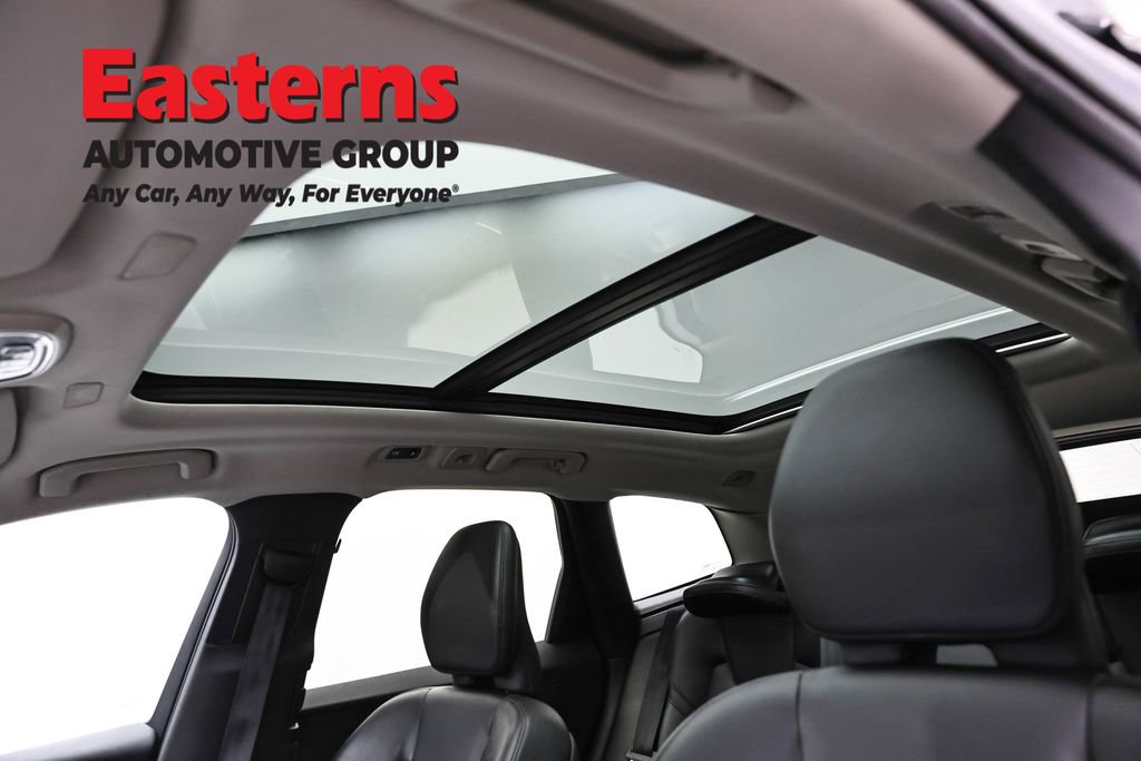 Used 2019 Volvo XC60 T6 Momentum w/ Premium Package image 35