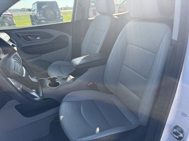 Used 2023 GMC Terrain SLT w/ Tech Package image 11