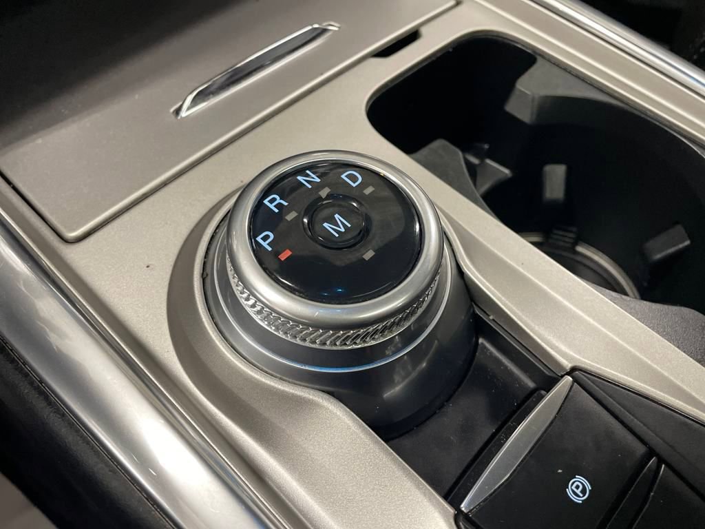 Used 2020 Ford Explorer Platinum w/ Premium Technology Package AWD/4WD image 25