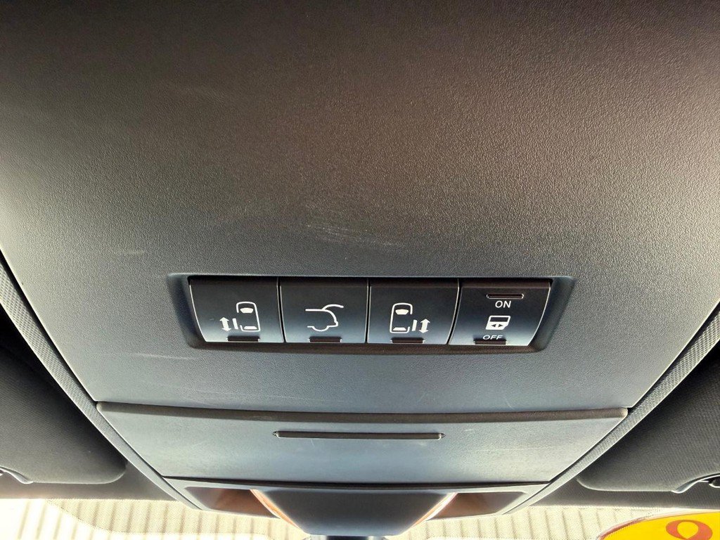 Used 2018 Dodge Grand Caravan SXT image 34