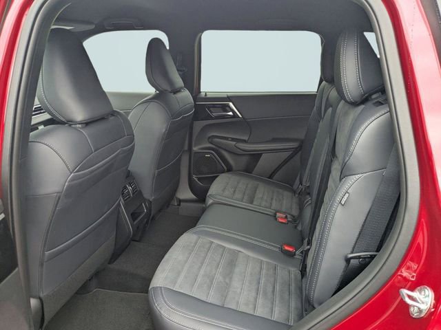 New 2026 Mitsubishi Outlander LE FWD image 13