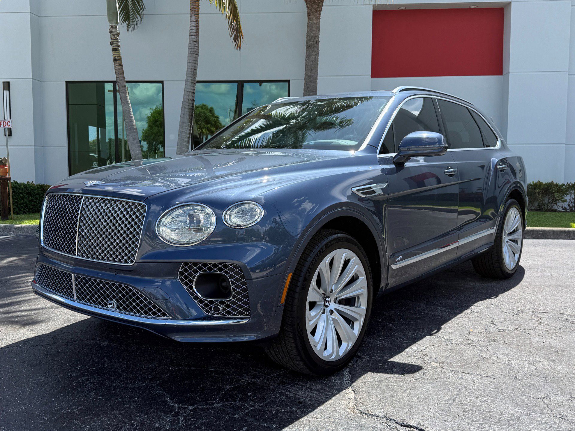 Used 2021 Bentley Bentayga AWD/4WD image 10