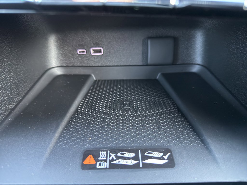 New 2026 Chevrolet Traverse RS w/ LPO, Floor Liner Package image 44