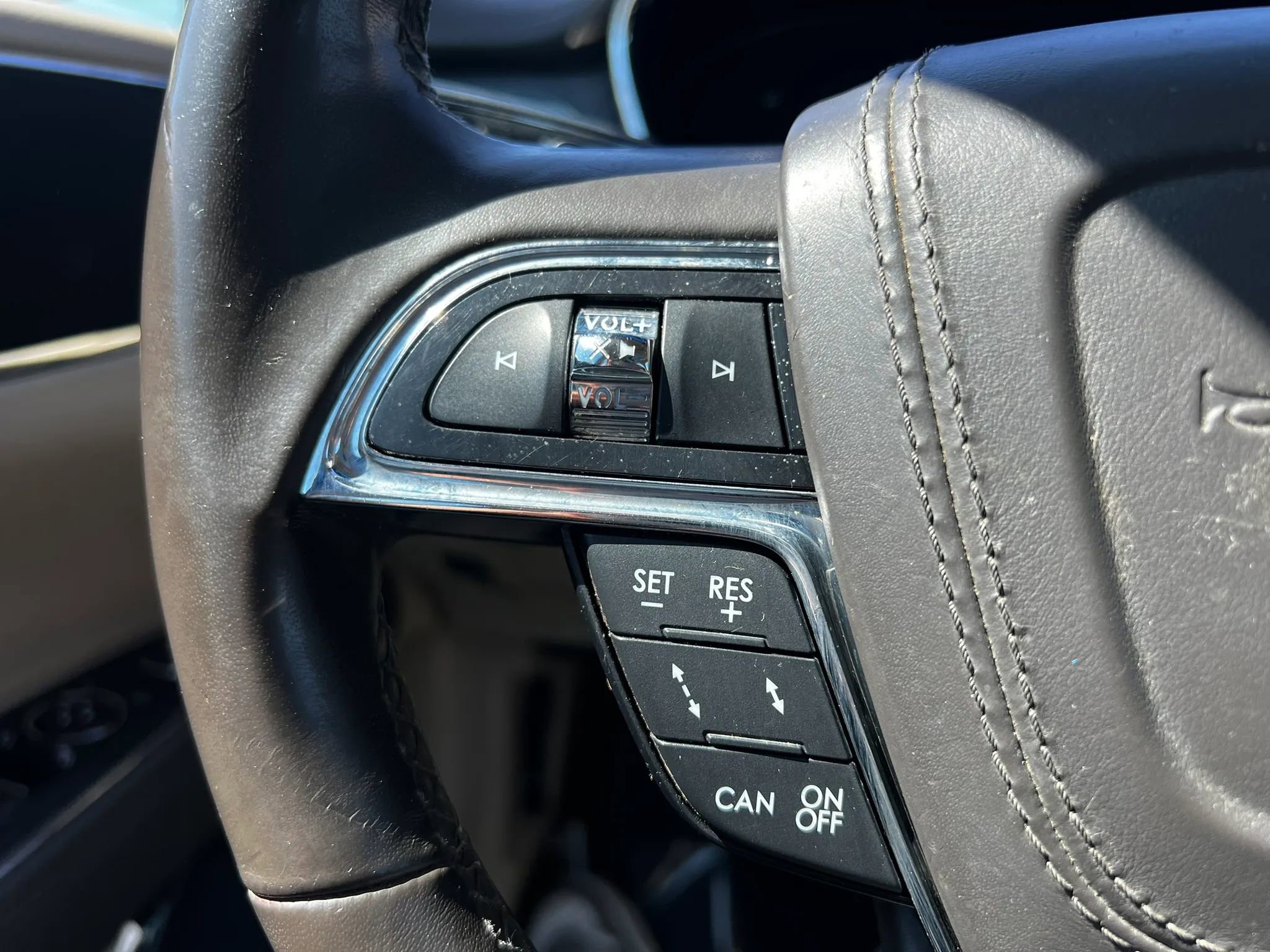 Used 2017 Lincoln Continental Reserve w/ Technology Package FWD image 16