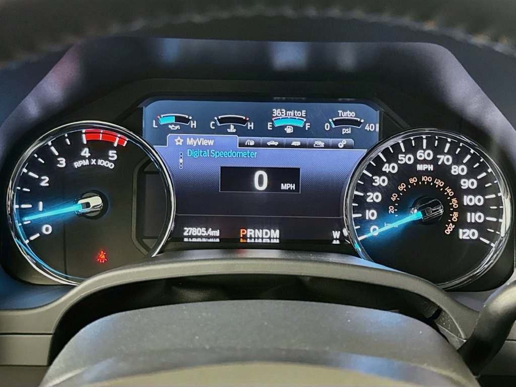 Used 2022 Ford F350 Platinum w/ FX4 Off-Road Package AWD/4WD image 14
